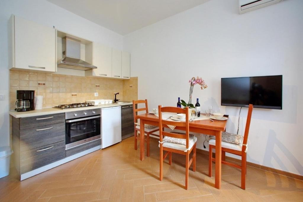 Apartments With A Parking Space Sukosan, Zadar - 16641 ภายนอก รูปภาพ