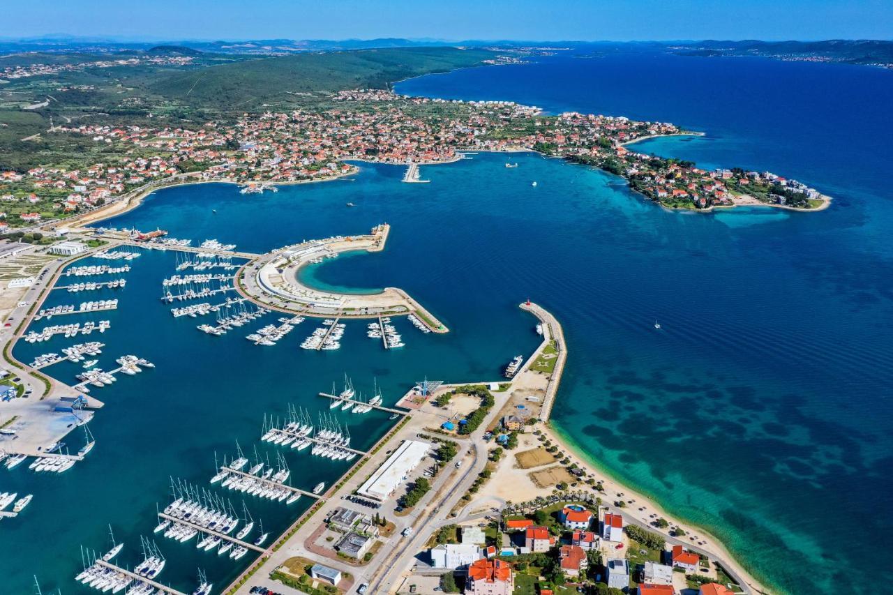 Apartments With A Parking Space Sukosan, Zadar - 16641 ภายนอก รูปภาพ